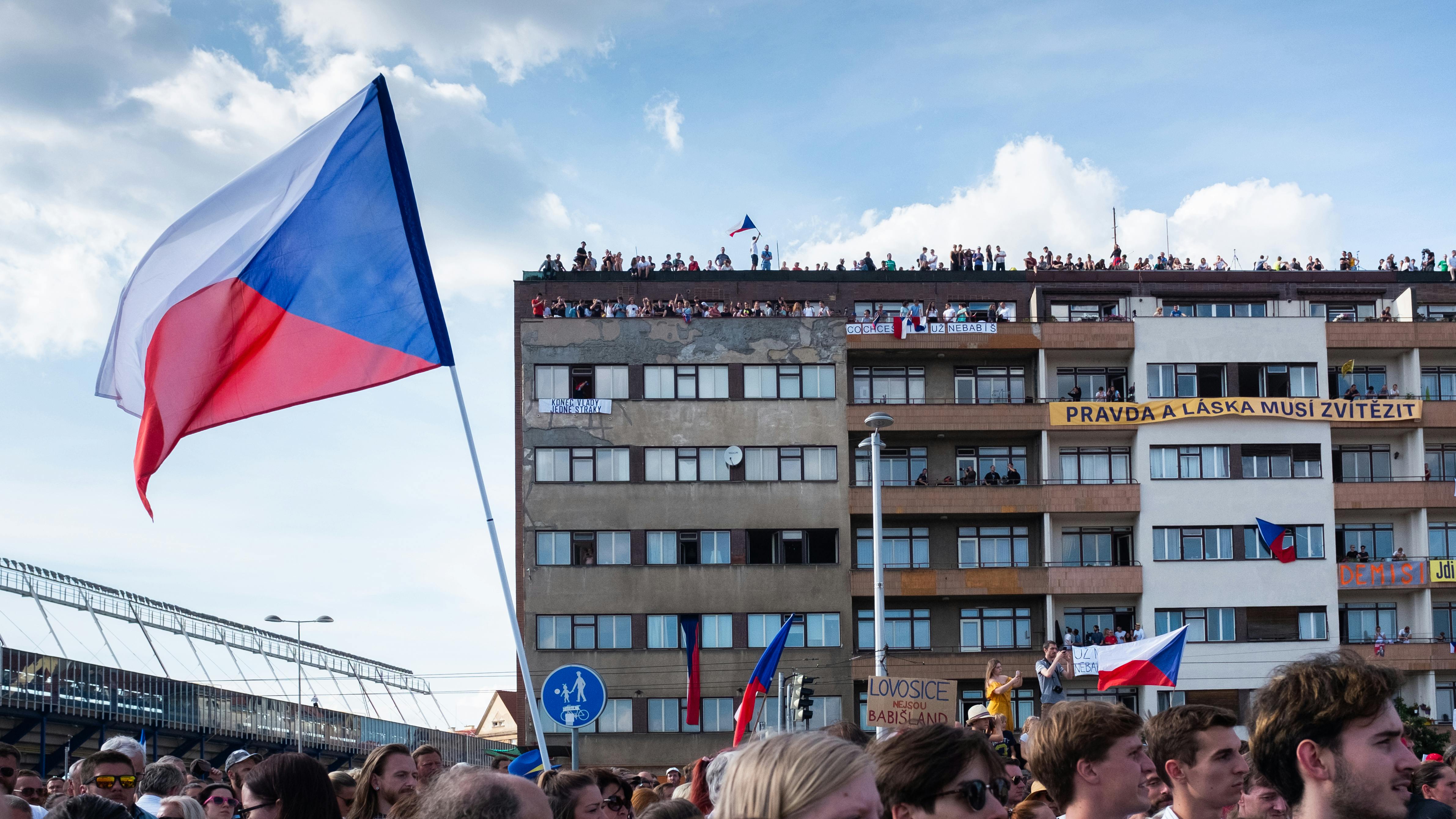  Diese Studenten haben die größte Demo Tschechiens seit dem Fall des Kommunismus organisiert