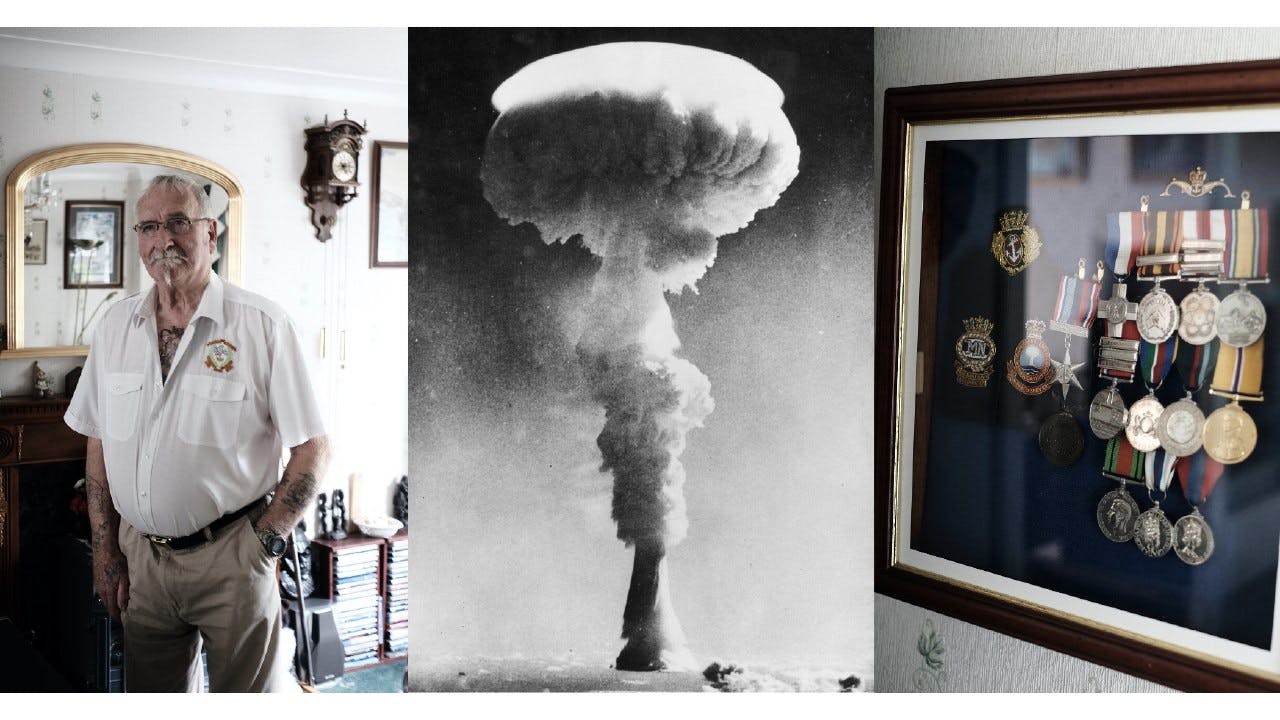 Das Triptychon aus drei Bildern zeigt zum einen Douglas Hern, ein älterer Herr mit Bart und Brille, der in seinem Wohnzimmer steht, des Weiteren die Pilzwolke vor Christmas Island und zuletzt Dougs Medaillen aus der Navy-Zeit, eingerahmt und aufgehängt an einer Wand.